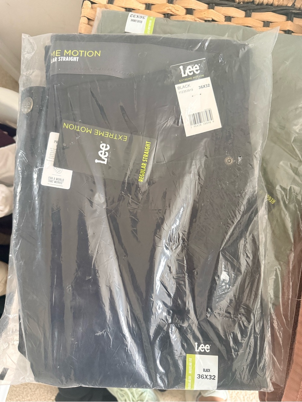 Lee Black Regular Straight Men's Chinos